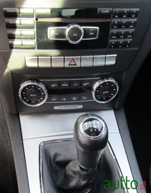 2011' Mercedes-Benz C-180 photo #5