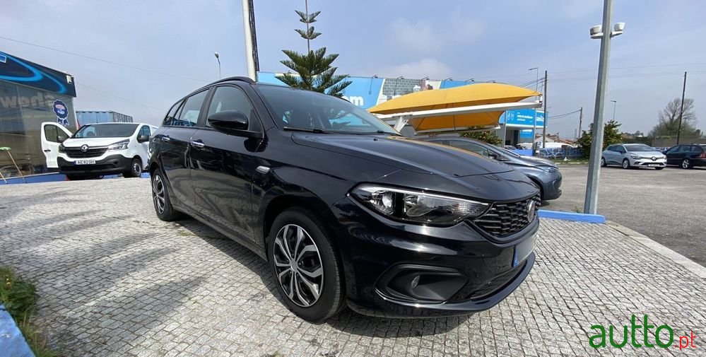 2017' Fiat Tipo Station Wagon photo #5
