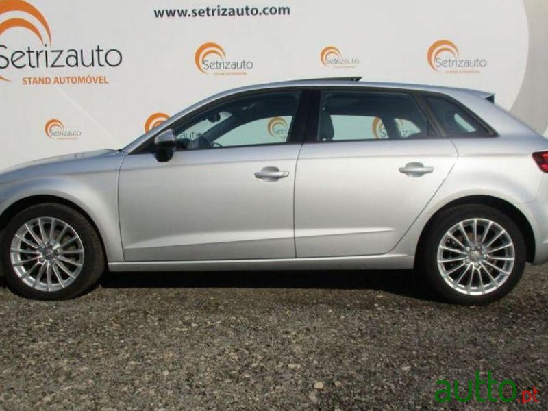 2013' Audi A3-Sportback 2.0 Tdi Sport photo #1