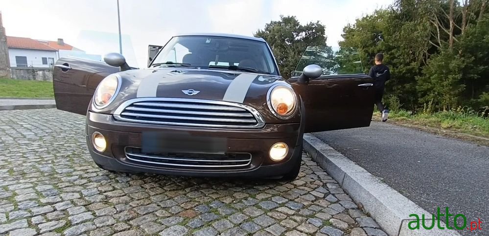 2008' MINI Clubman Cooper photo #4