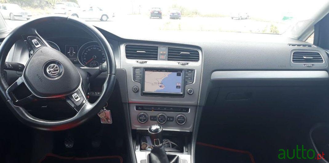 2016' Volkswagen Golf Variant photo #2