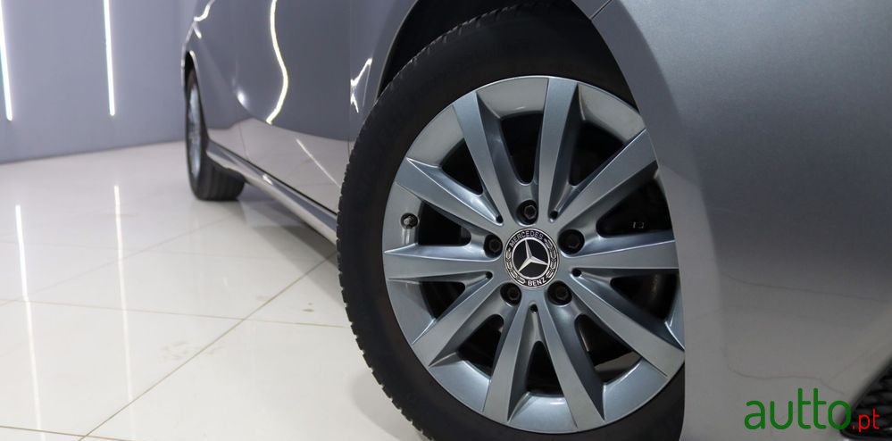 2017' Mercedes-Benz Classe A D Urban photo #5