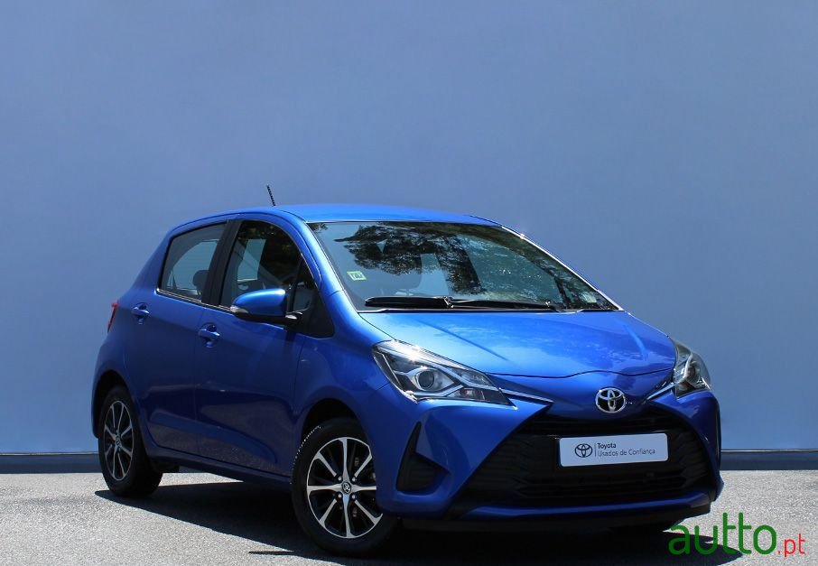 2020' Toyota Yaris photo #3