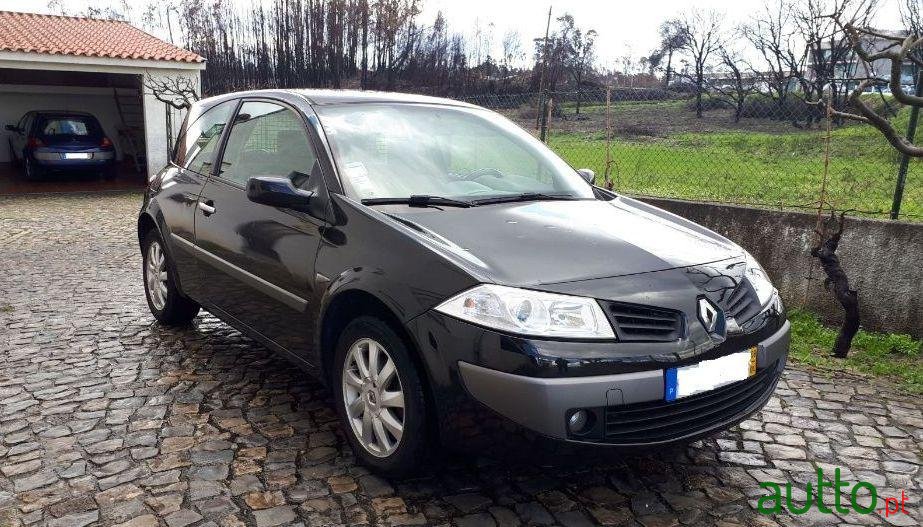 2008' Renault Megane photo #1