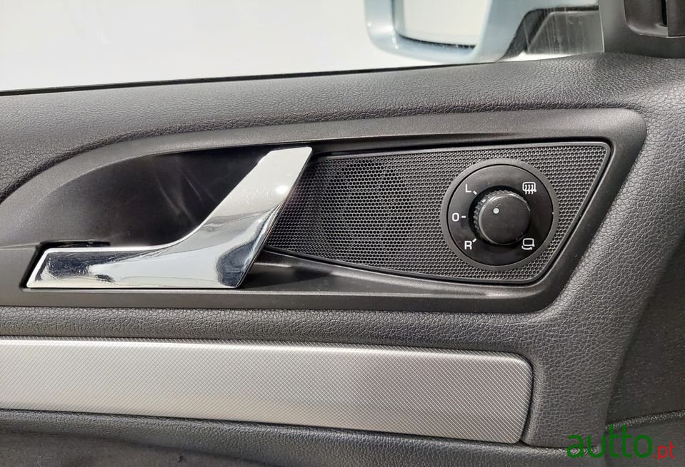 2011' Skoda Octavia Break photo #5