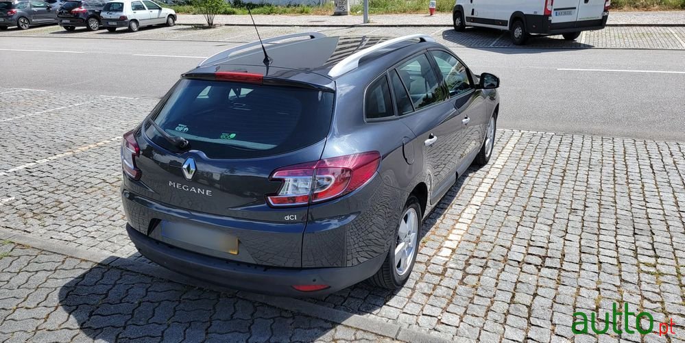 2010' Renault Megane Sport Tourer photo #5