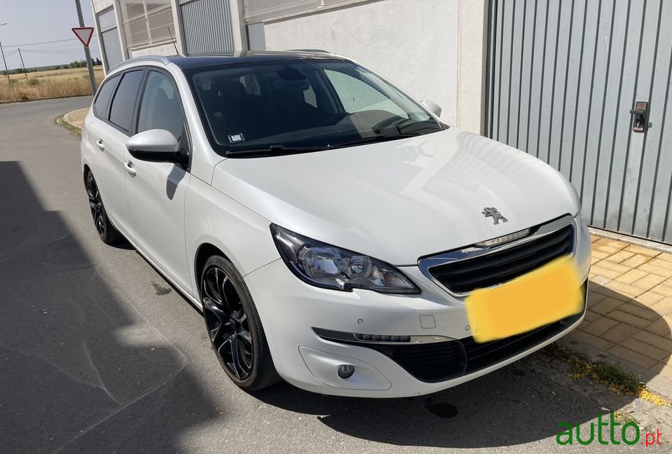 2015' Peugeot 308 Sw photo #2