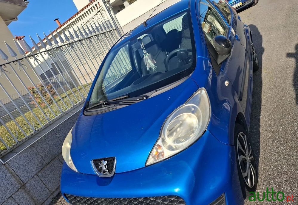 2010' Peugeot 107 1.0 Trendy photo #1