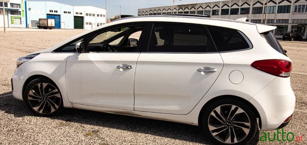 2018' Kia Carens photo #6