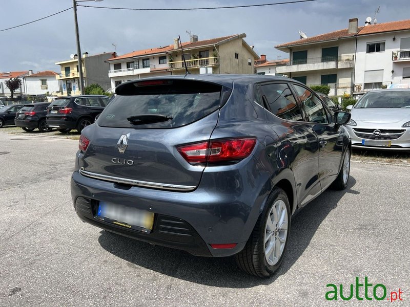 2019' Renault Clio photo #3