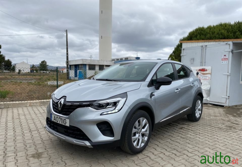 2020' Renault Captur photo #1
