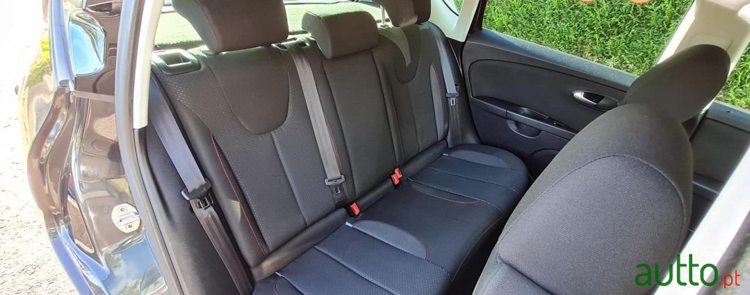 2009' SEAT Leon photo #5