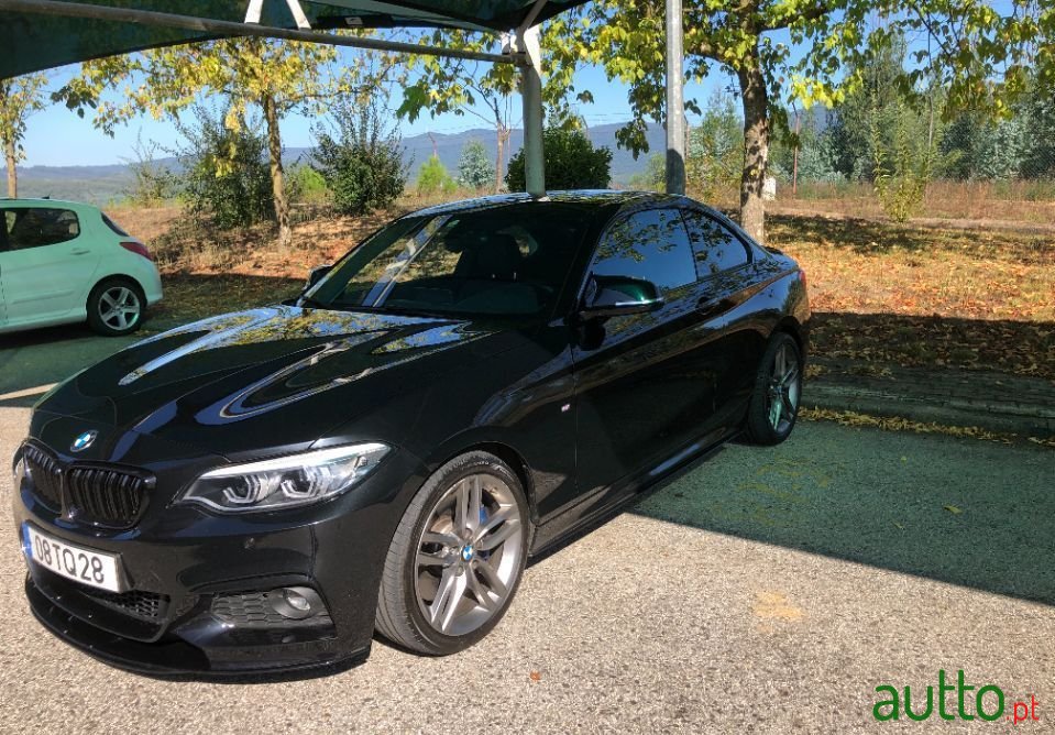 2017' BMW 225 photo #1