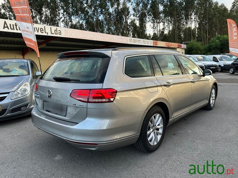 2016' Volkswagen Passat Variant photo #6