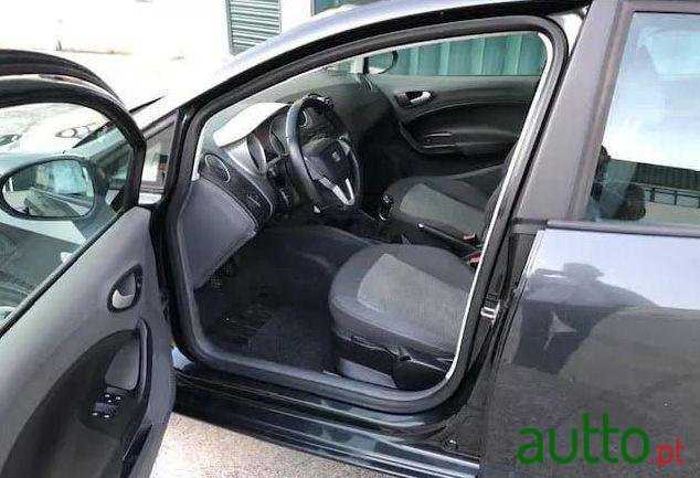 2009' SEAT Ibiza photo #2