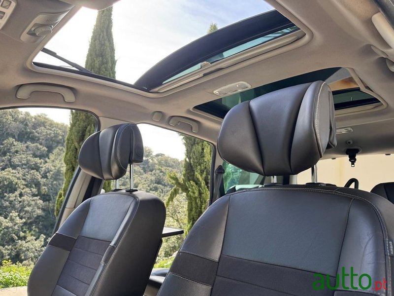 2012' Renault Grand Scenic photo #5