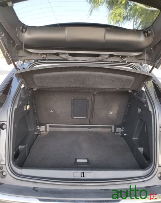 2018' Peugeot 3008 photo #6