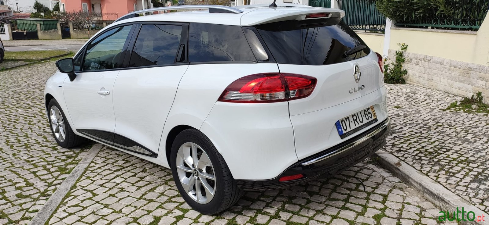 2016' Renault Clio photo #2