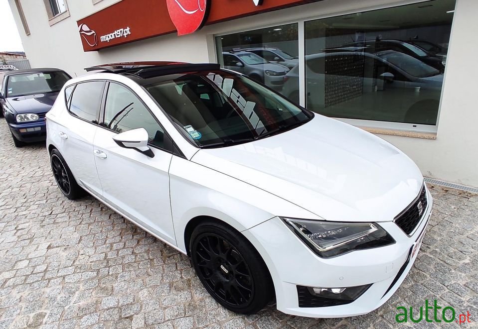 2014' SEAT Leon photo #2