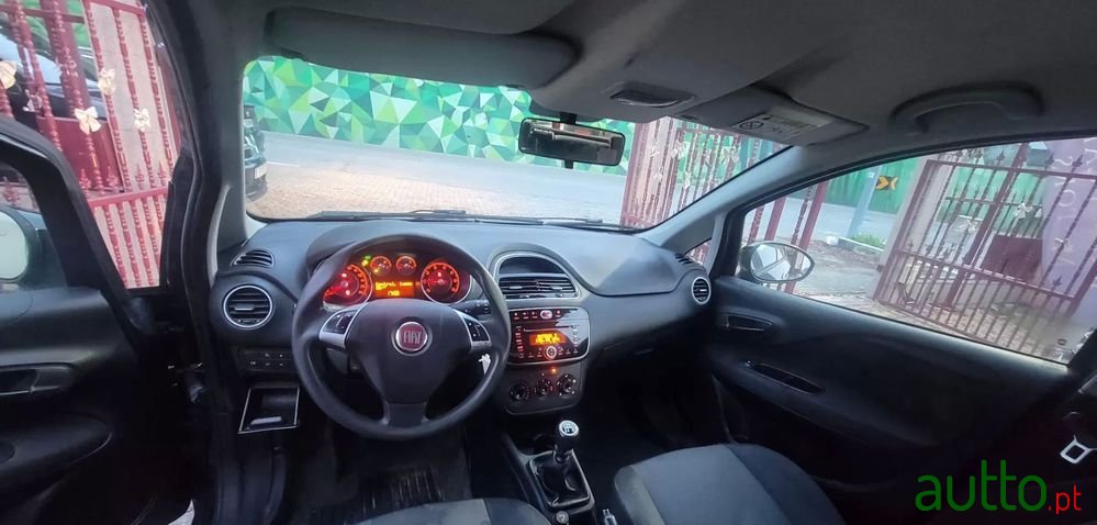 2016' Fiat Punto 1.2 Lounge S&S photo #5