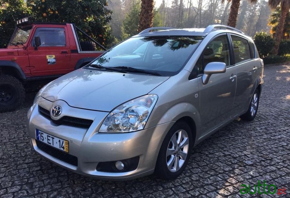 2007' Toyota Corolla Verso photo #3