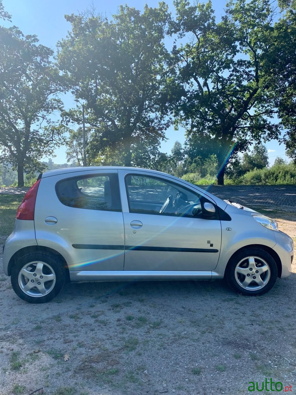 2011' Peugeot 107 photo #3