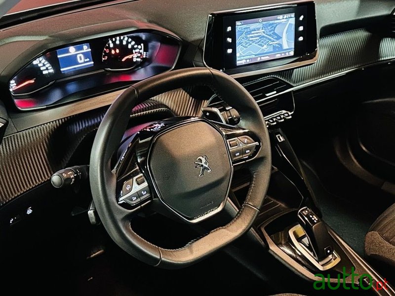 2021' Peugeot 2008 photo #5