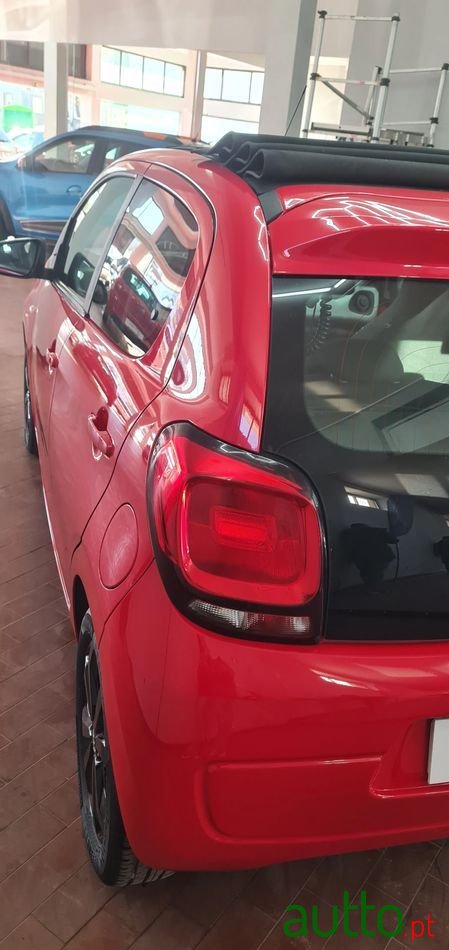 2014' Citroen C1 Airscape Vti Shine photo #6