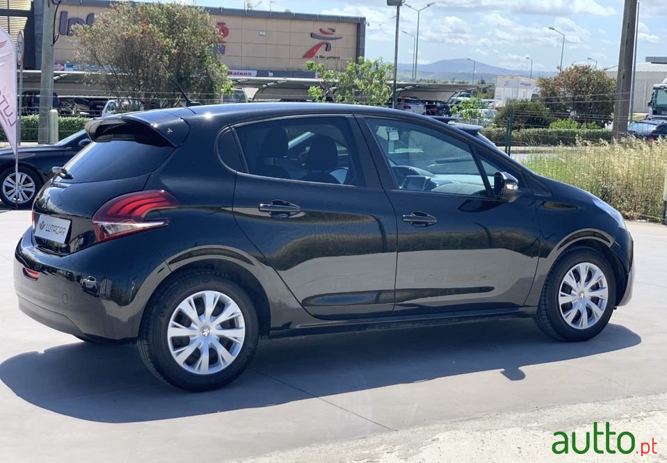2019' Peugeot 208 photo #3