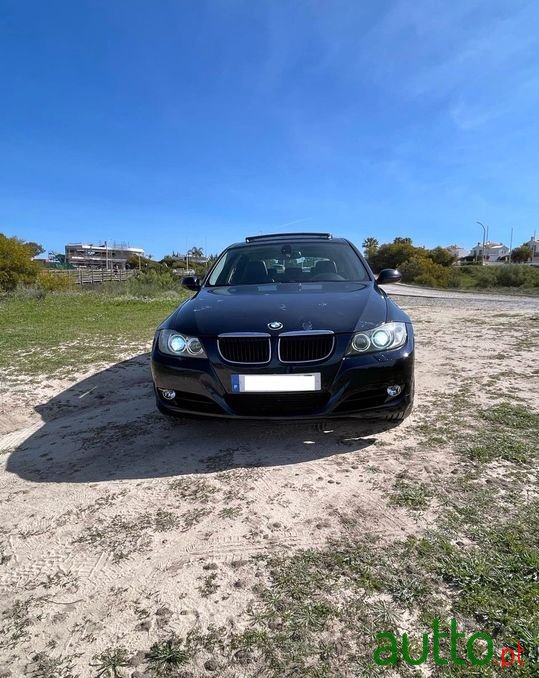 2008' BMW 320 photo #4