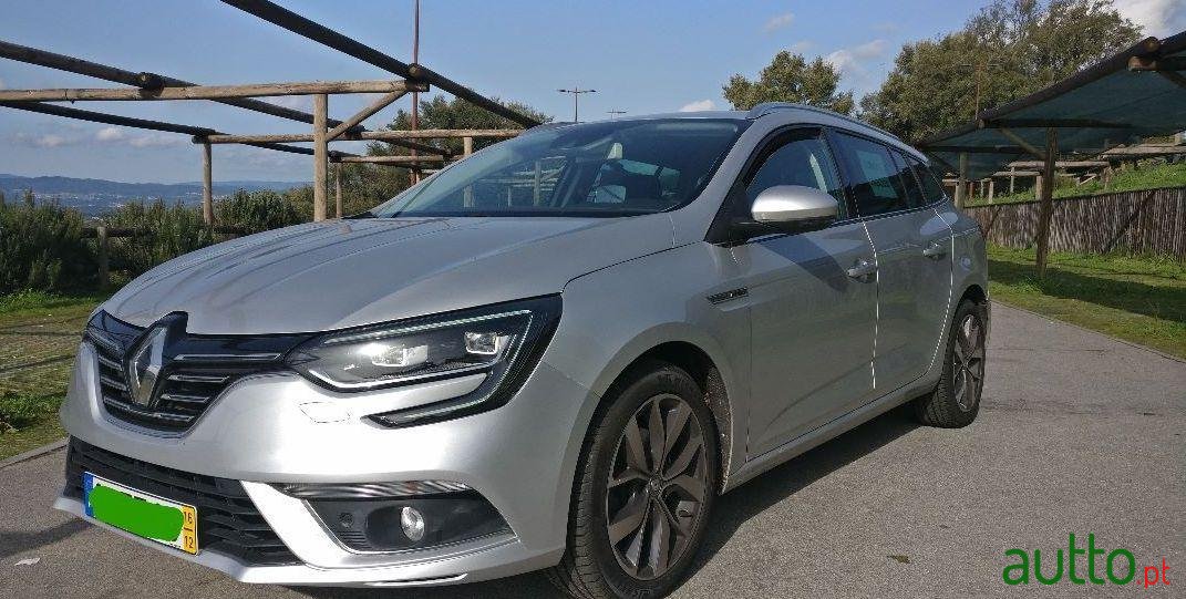 2016' Renault Megane Sport Tourer photo #2