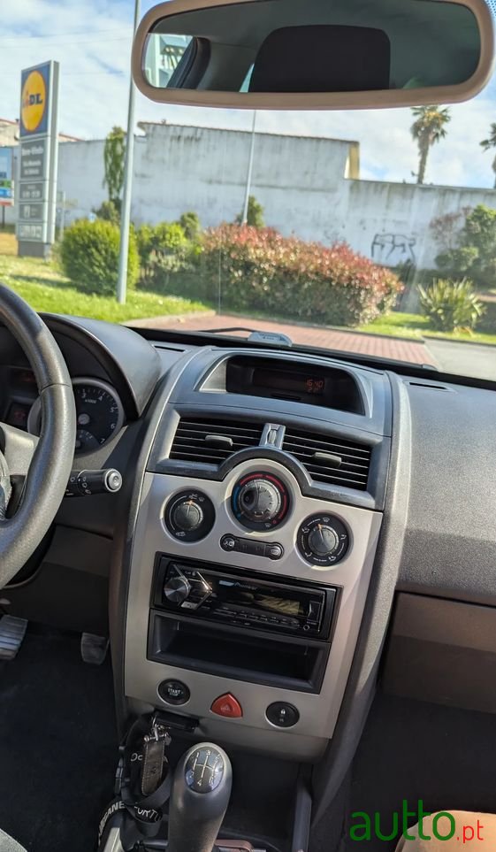 2003' Renault Megane Break photo #2