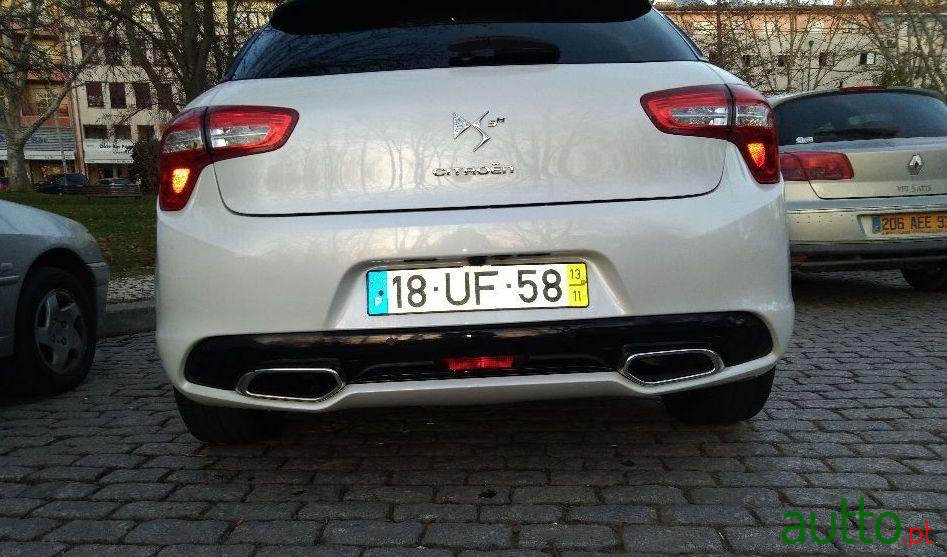 2013' Citroen DS5 photo #2
