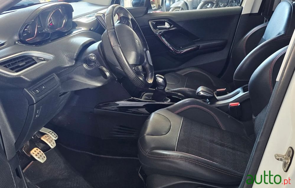 2017' Peugeot 2008 photo #4