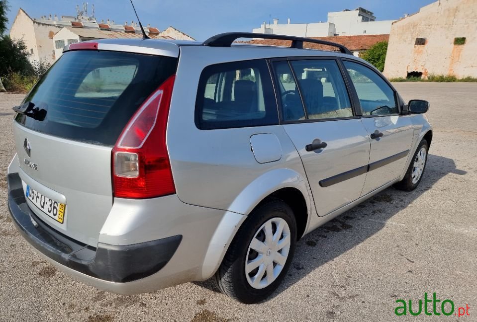 2008' Renault Megane Break photo #2