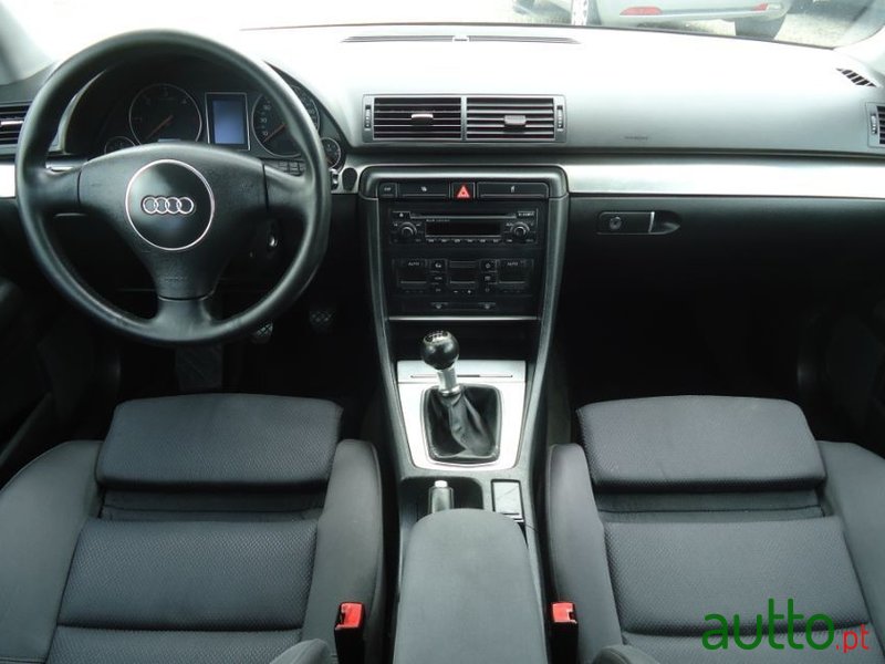 2002' Audi A4 Avant photo #5