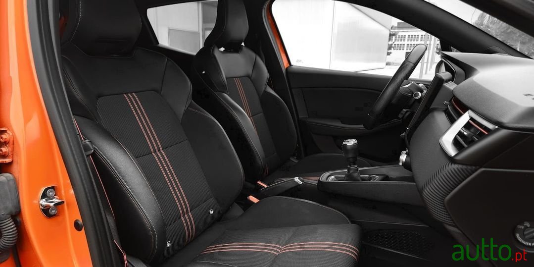 2019' Renault Clio photo #4