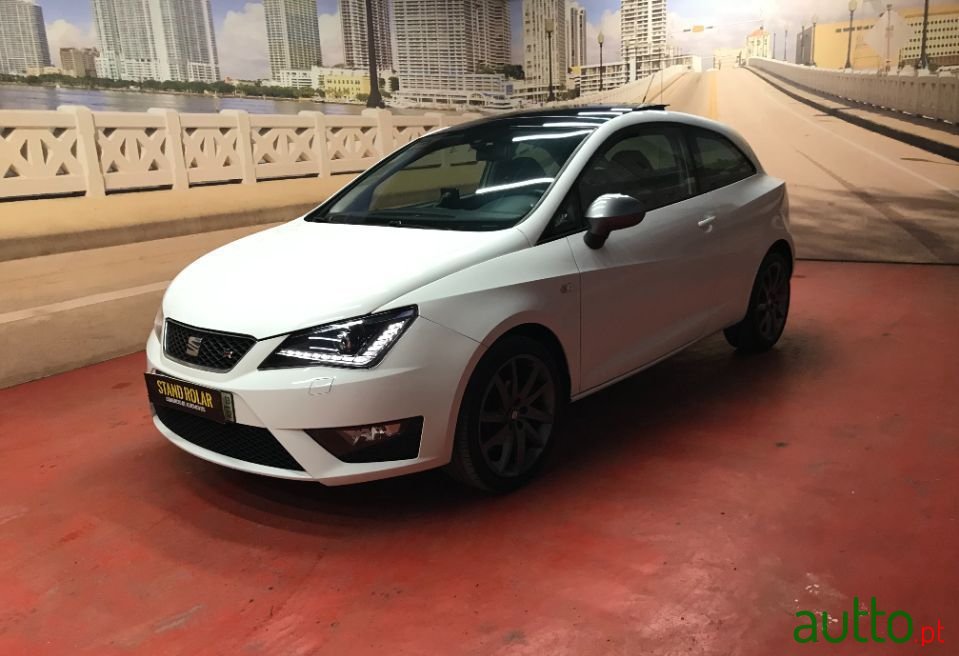 2013' SEAT Ibiza photo #2