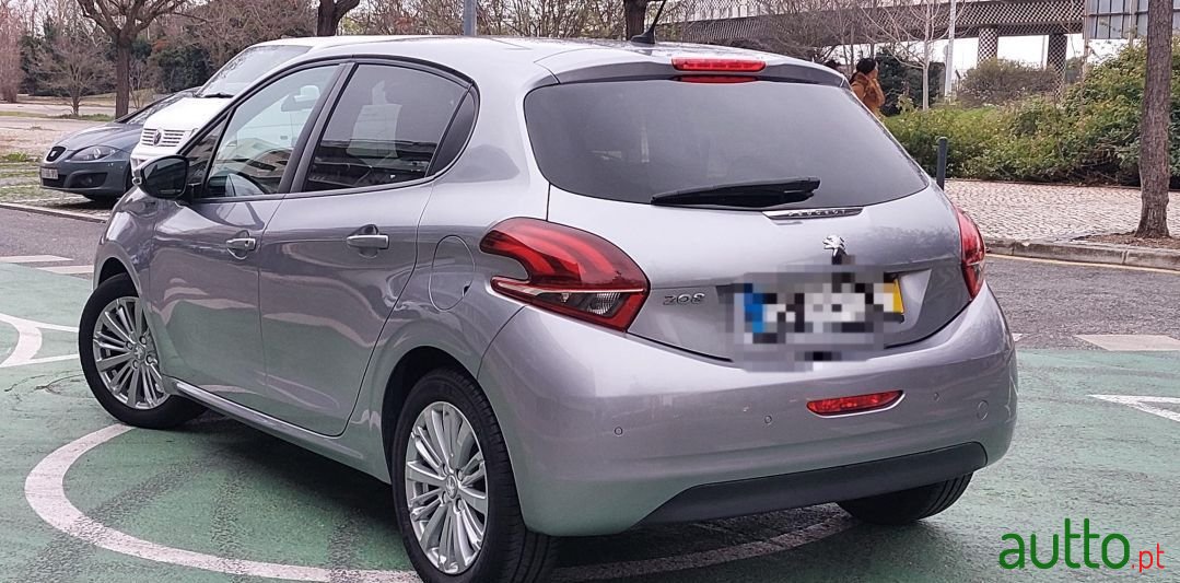 2019' Peugeot 208 photo #6