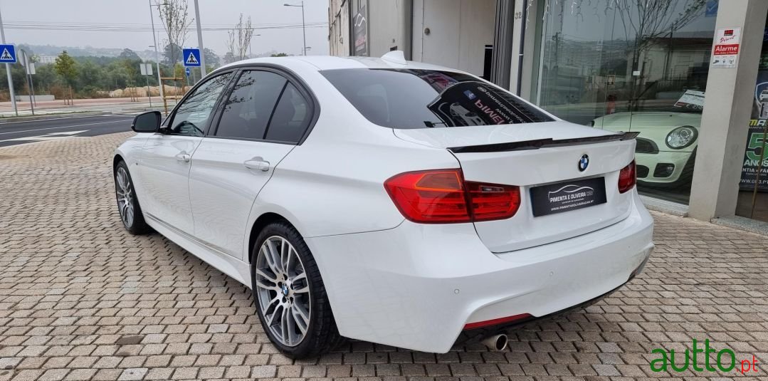 2013' BMW 320 photo #6