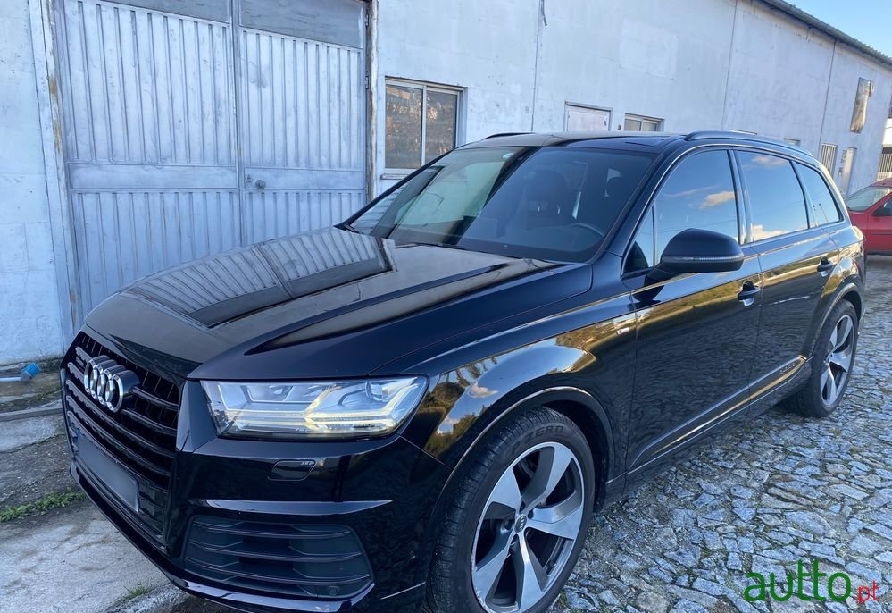 2016' Audi Q7 photo #2