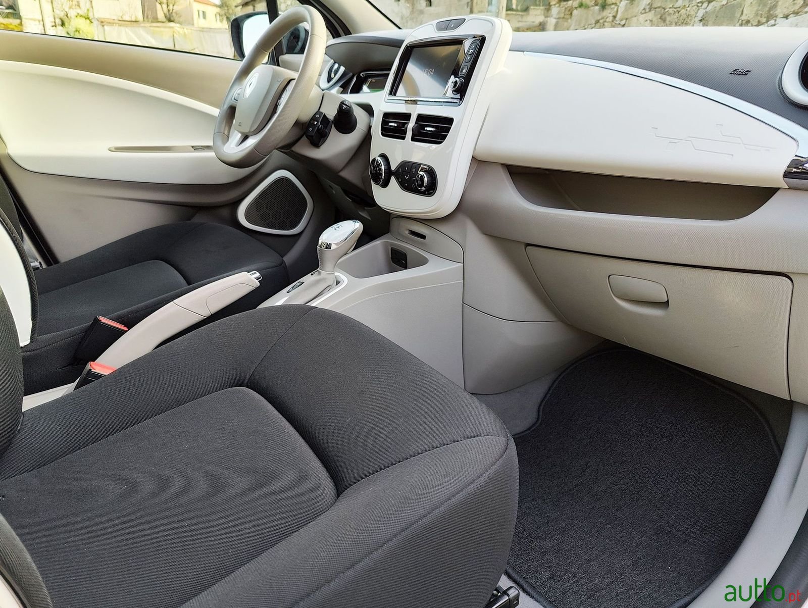 2016' Renault Zoe photo #5