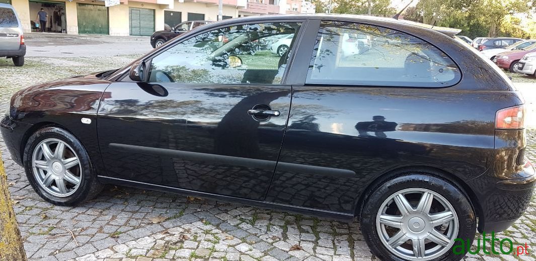 2003' SEAT Ibiza Sport photo #2