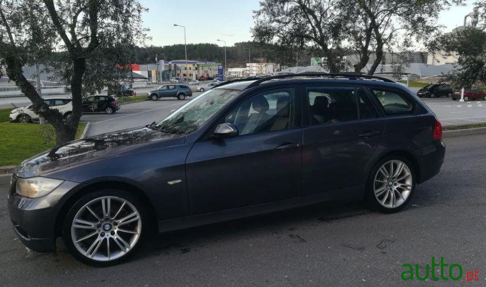 2008' BMW 318 Gran Turismo photo #2