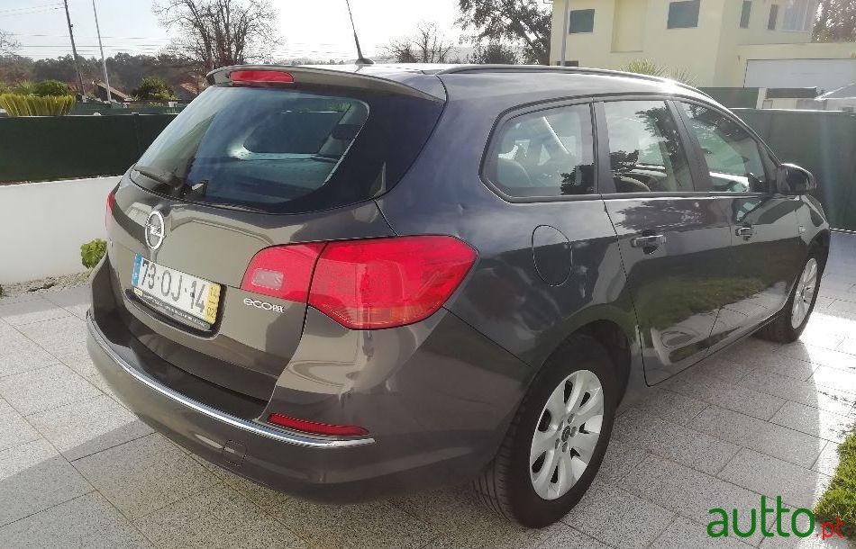 2014' Opel Astra Sports Tourer photo #2