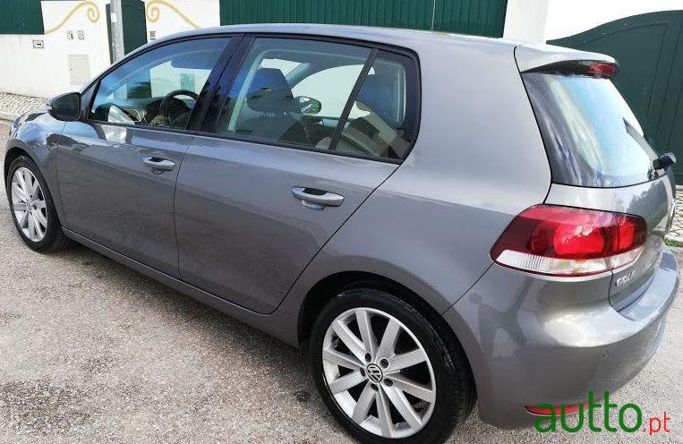 2010' Volkswagen Golf photo #1