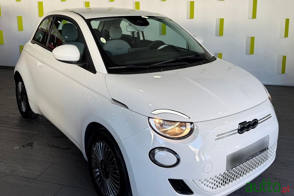 2023' Fiat 500e Icon photo #1