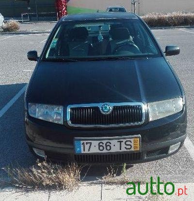 2002' Skoda Fabia photo #1