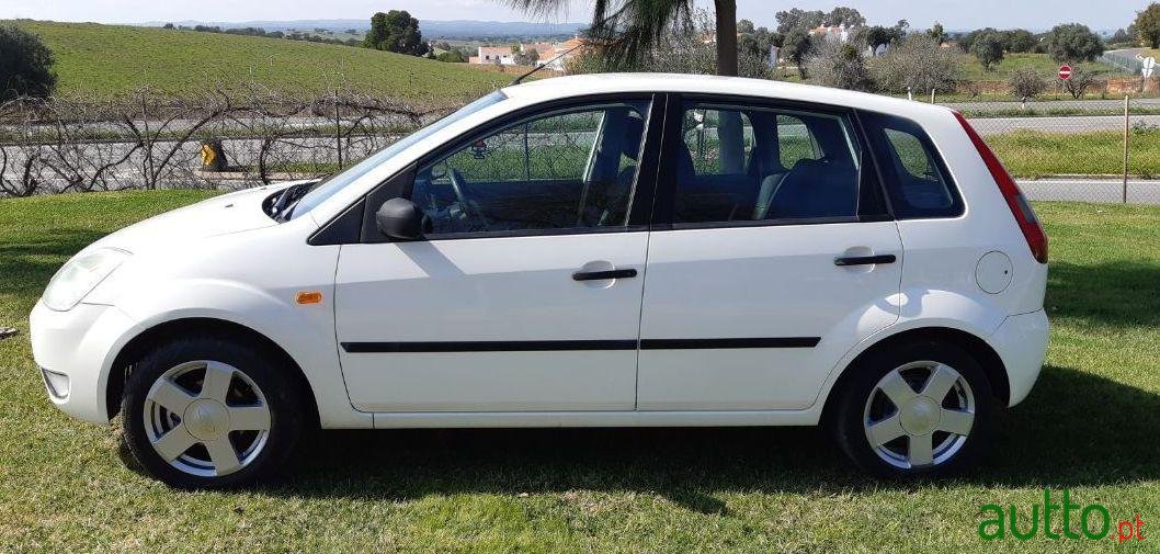 2006' Ford Fiesta photo #1