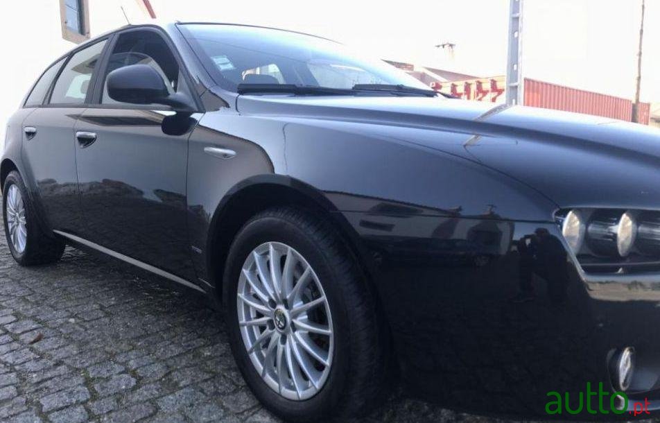 2007' Alfa Romeo 159 Sportwagon photo #3